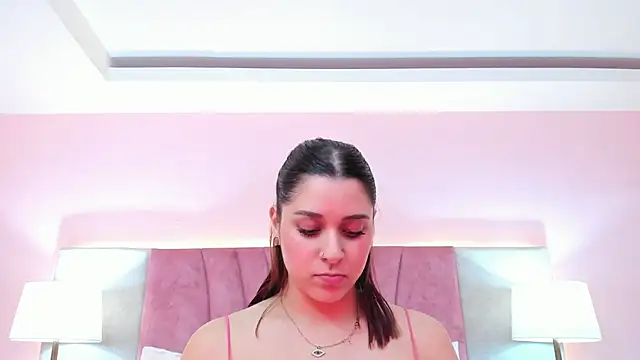 SophiaLaurens online show from January 17, 2025, 5:51 pm