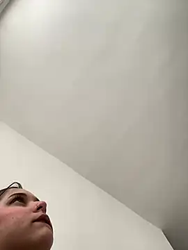 SophiaLaurens online show from March 9, 2025, 8:42 pm