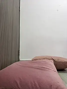ValeriaAguilar online show from July 13, 2026, 12:02 am