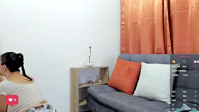 Snapshot of _AllisonSweet_ chatting on March 5, 2025, 1:21 am AllisonSweet online show from March 5, 2025, 1:21 am