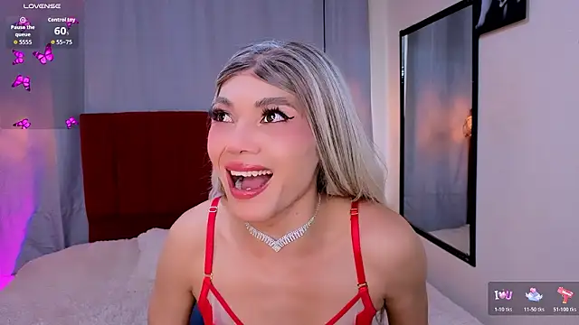 Megan Do Santos online show from March 12, 2026, 9:32 pm