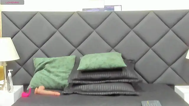 angel adamx online show from November 6, 2025, 3:40 am