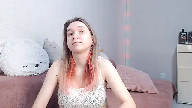 lovely hayley online show from April 4, 2026, 9:01 pm