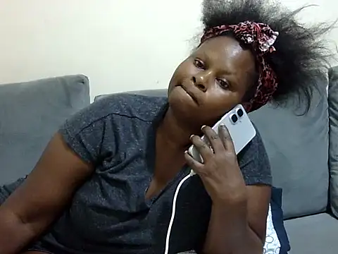 Snapshot of Pretty_lilly02 chatting on May 17, 2026, 1:29 pm Pretty lilly02 online show from May 17, 2026, 1:29 pm