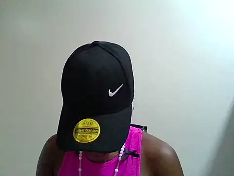 Queen loveer online show from February 8, 2026, 7:28 pm