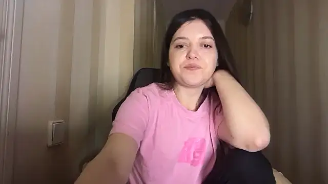 Snapshot of Lina_Most chatting on February 1, 2026, 9:13 pm Lina Most online show from February 1, 2026, 9:13 pm