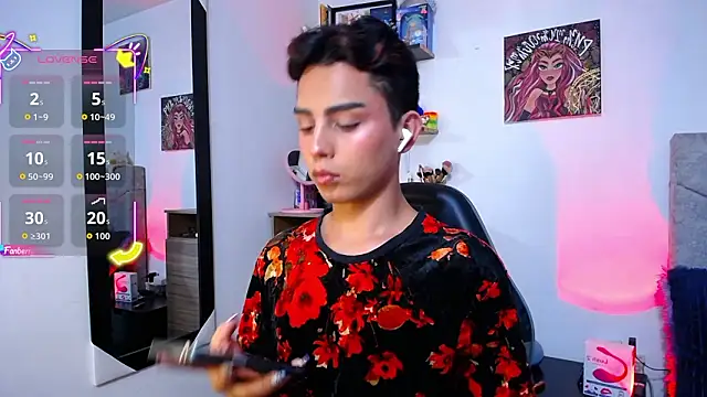 OwenBluee online show from March 19, 2026, 8:07 am