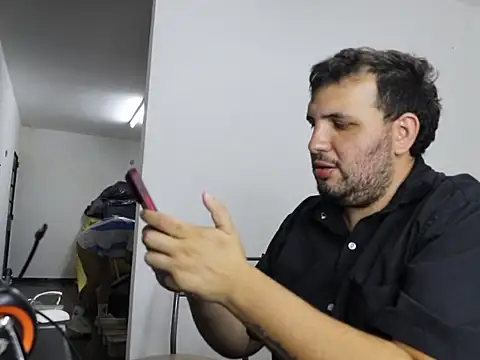 zekefotoslive online show from February 25, 2026, 1:15 am