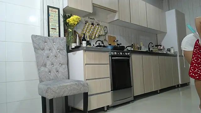 Snapshot of Jadeee_ chatting on February 14, 2025, 12:41 am Jadeee online show from February 14, 2025, 12:41 am