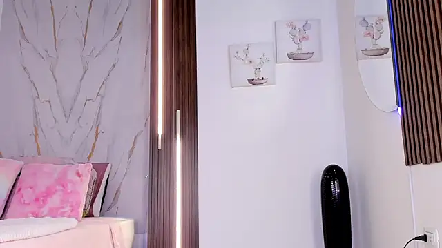 mia six66 online show from April 4, 2026, 12:13 pm