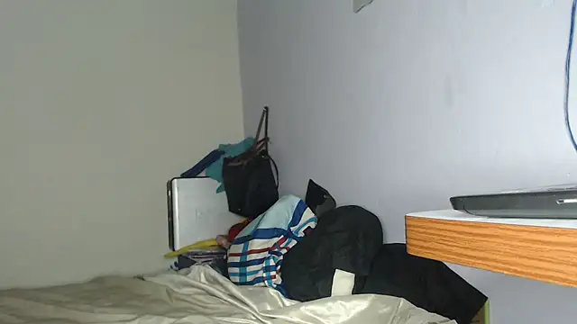 Zafiro subversiva online show from January 1, 2025, 11:18 pm