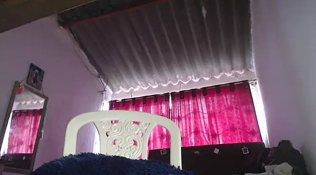 Zafiro subversiva online show from February 17, 2025, 1:32 pm