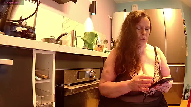 Endrocleia online show from March 10, 2026, 1:21 am