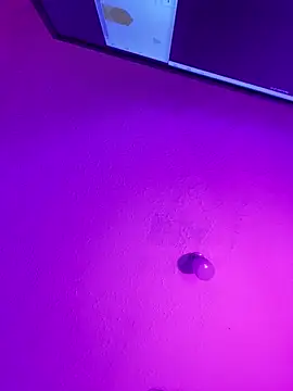 Snapshot of Ivann4 chatting on March 5, 2025, 6:01 pm Ivann4 online show from March 5, 2025, 6:01 pm