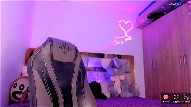 Snapshot of Lucidollts_ chatting on February 7, 2025, 8:55 am Lucidollts online show from February 7, 2025, 8:55 am