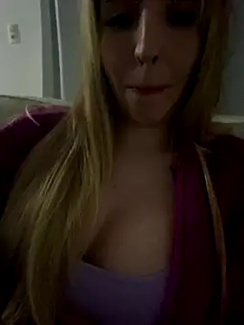 Loirinha timida online show from November 7, 2025, 3:06 am