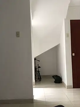 SweetLatiin  online show from September 22, 2025, 6:21 pm