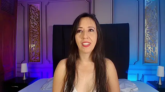 Bonnie  milf online show from September 15, 2025, 12:05 pm