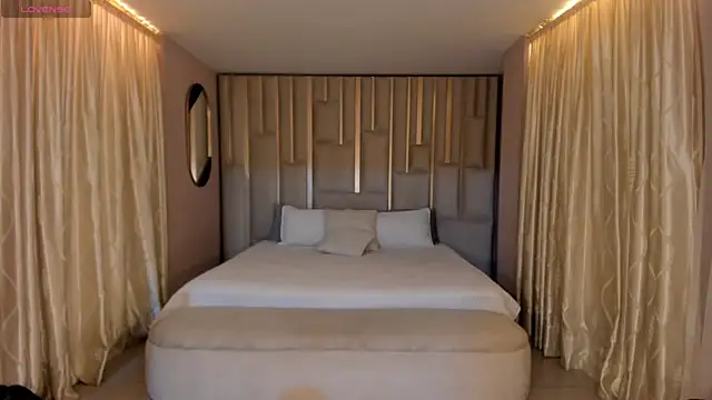 MariaHerrera  online show from December 17, 2025, 12:05 am