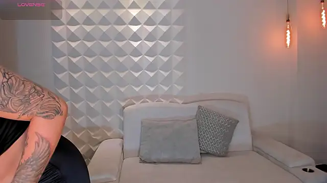 MariaHerrera  online show from March 8, 2026, 2:04 am