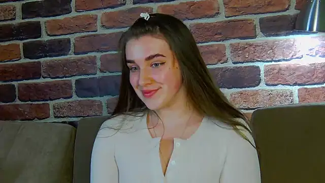 Sofia Hugs online show from March 16, 2026, 7:29 pm