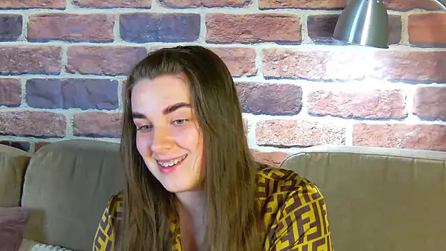 Snapshot of Sofia_Hugs chatting on May 16, 2026, 6:17 pm Sofia Hugs online show from May 16, 2026, 6:17 pm