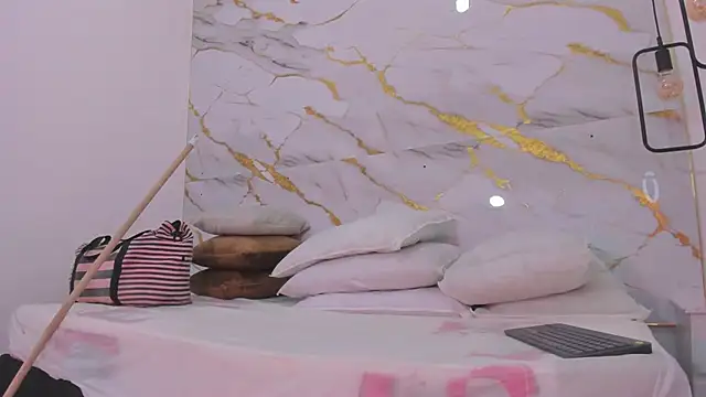 Snapshot of penelope_handaos chatting on February 3, 2025, 7:18 am penelope handaos online show from February 3, 2025, 7:18 am