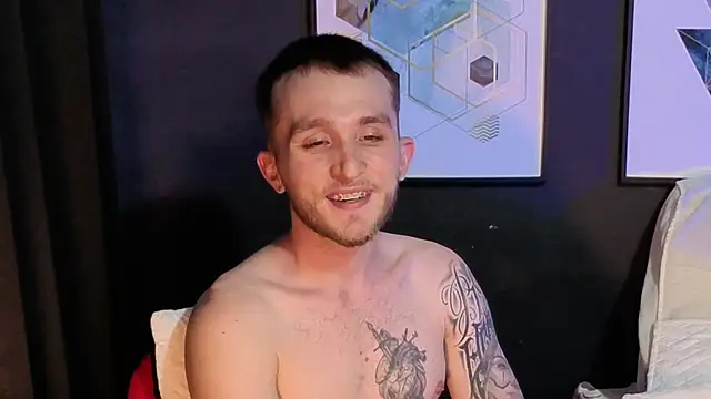 Dylanwhite23  online show from April 3, 2026, 3:48 am