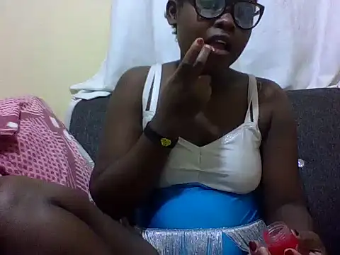 Sweetcecie01 online show from May 6, 2026, 8:36 pm