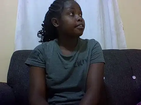 Sweetcecie01 online show from May 19, 2026, 1:56 am