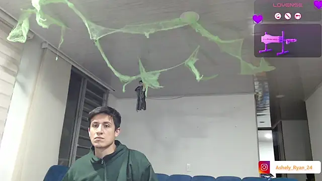 ashely ryan24 online show from October 9, 2025, 11:25 pm