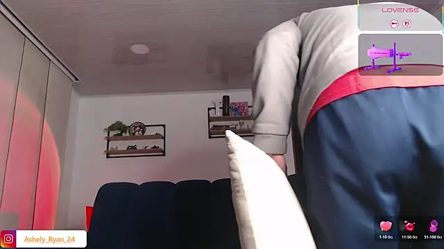 ashely ryan24 online show from April 16, 2026, 11:51 pm