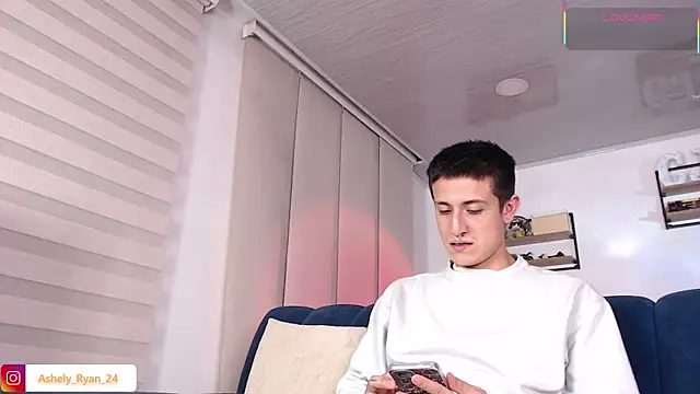 ashely ryan24 online show from July 26, 2026, 1:58 am