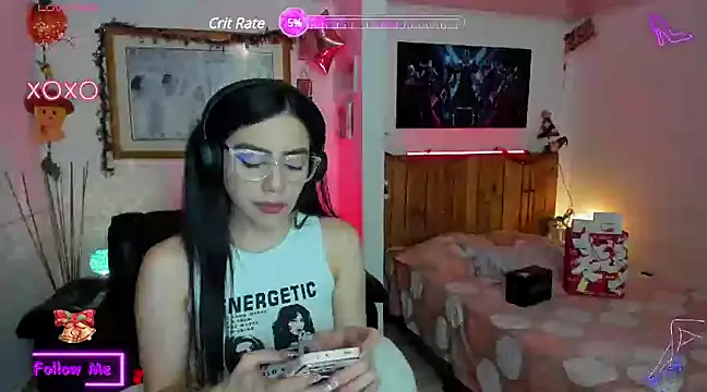 Snapshot of LauGrayJ chatting on January 3, 2025, 12:43 am LauGrayJ online show from January 3, 2025, 12:43 am