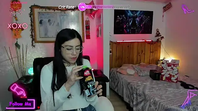 Snapshot of LauGrayJ chatting on January 5, 2025, 11:22 pm LauGrayJ online show from January 5, 2025, 11:22 pm