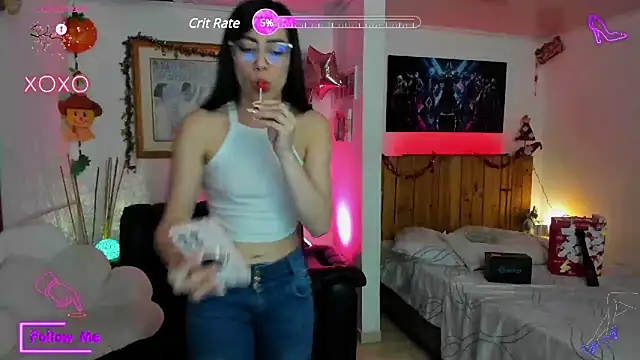 Snapshot of LauGrayJ chatting on February 19, 2025, 8:01 am LauGrayJ online show from February 19, 2025, 8:01 am