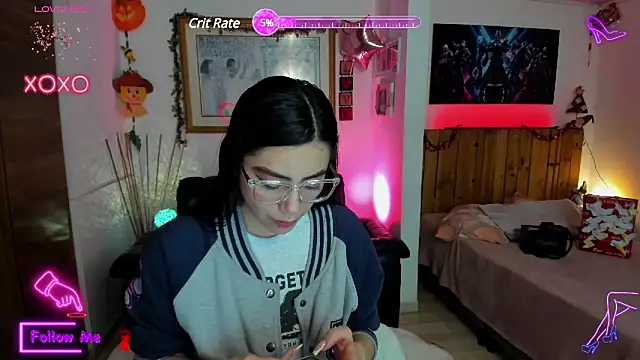 Snapshot of LauGrayJ chatting on March 4, 2025, 9:18 am LauGrayJ online show from March 4, 2025, 9:18 am