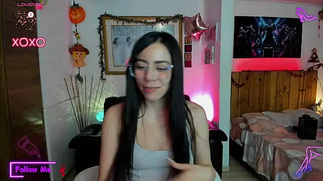 Snapshot of LauGrayJ chatting on March 13, 2025, 3:44 am LauGrayJ online show from March 13, 2025, 3:44 am