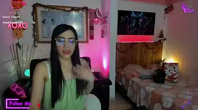 Snapshot of LauGrayJ chatting on March 15, 2025, 8:48 am LauGrayJ online show from March 15, 2025, 8:48 am