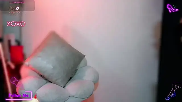 Snapshot of LauGrayJ chatting on October 14, 2025, 3:29 am LauGrayJ online show from October 14, 2025, 3:29 am