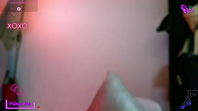 Snapshot of LauGrayJ chatting on October 24, 2025, 9:55 pm LauGrayJ online show from October 24, 2025, 9:55 pm