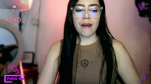 Snapshot of LauGrayJ chatting on November 7, 2025, 9:26 pm LauGrayJ online show from November 7, 2025, 9:26 pm