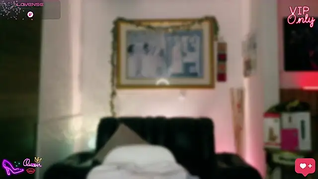 LauGrayJ online show from April 13, 2026, 11:10 pm