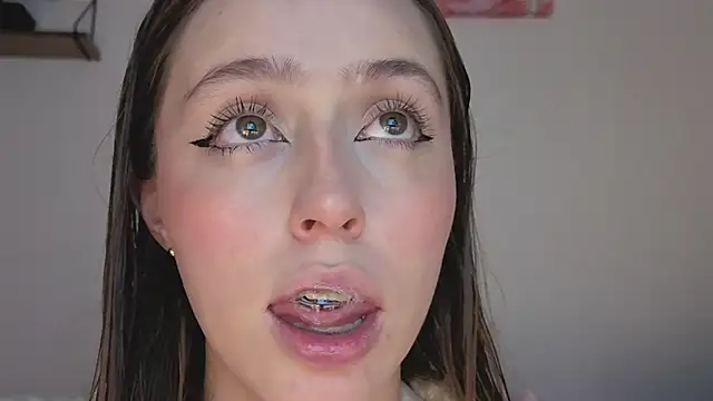 Snapshot of SofiaGc chatting on November 4, 2025, 3:49 am SofiaGc online show from November 4, 2025, 3:49 am