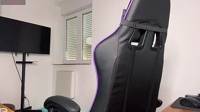 Snapshot of Caliiie-of chatting on November 5, 2025, 7:08 am Caliiie-of online show from November 5, 2025, 7:08 am