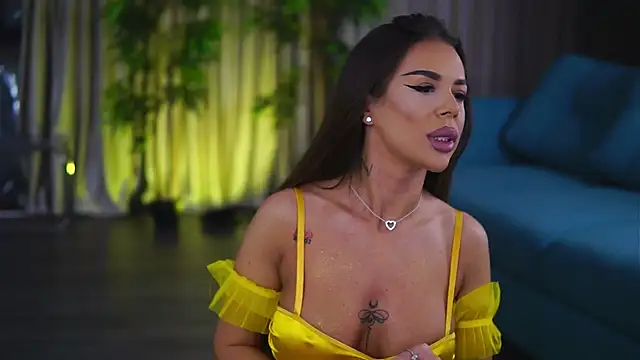 MissKiarra online show from March 1, 2025, 4:47 am