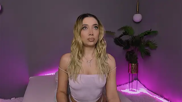Jessielle online show from March 26, 2026, 2:06 am