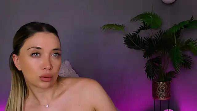Jessielle online show from April 23, 2026, 2:19 pm