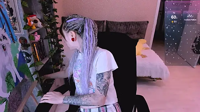 NaniMoore online show from December 23, 2024, 6:11 am