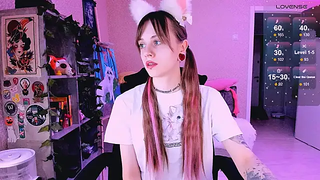 NaniMoore online show from March 4, 2025, 8:16 pm